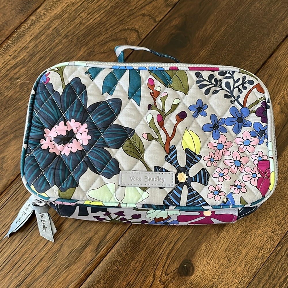 NWOT Vera Bradley blush and brush makeup bag